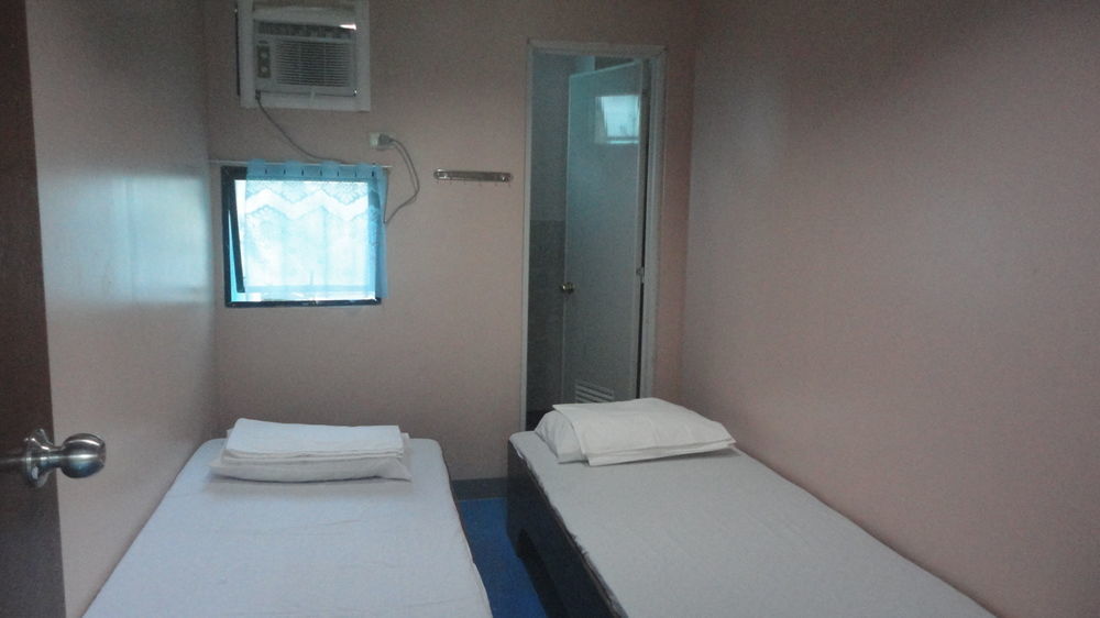 Ezy Stay Puerto Princesa Tiniguiban Exterior foto